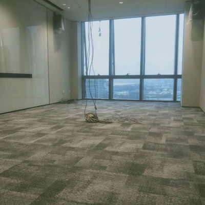 Carreaux de tapis imprimés en nylon de 5 étoiles avec support modulaire en nylon