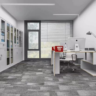 Épaisseur totale 6±1 mm 100% nylon 50x50 Carreaux de tapis pour bureaux en milieu commercial