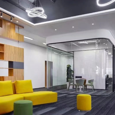 Salle de commerce Luxe Carpet amovible Carreaux 50x50 Puzzle Pattern Carpet modulaire de bureau