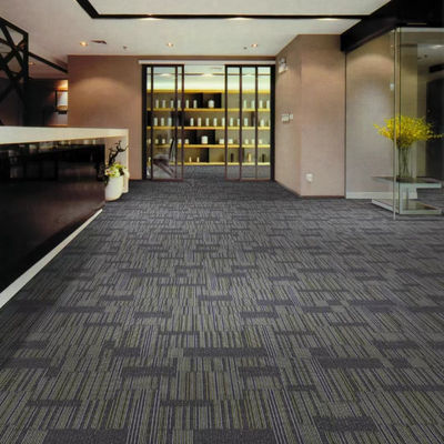 Modèles de puzzles de luxe décollage de tapis 50x50 pour les bureaux modulaires