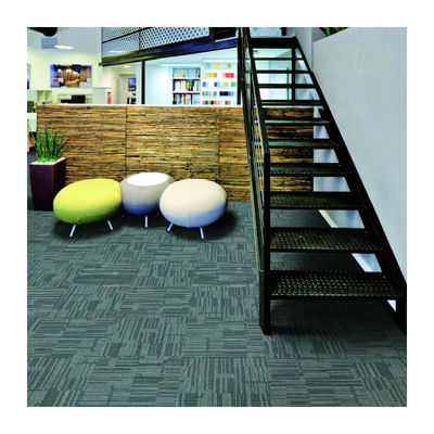 Carreaux de tapis modulaires pour bureau pour nettoyage et maintenance faciles