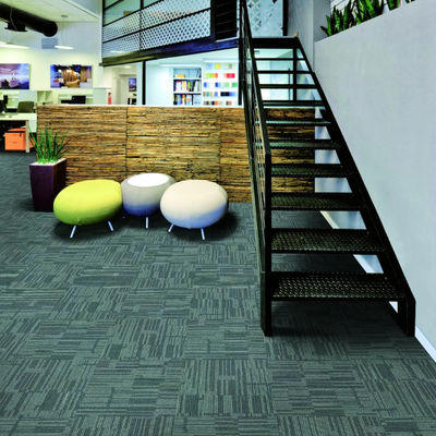 Carreaux de tapis modulaires pour bureau pour nettoyage et maintenance faciles