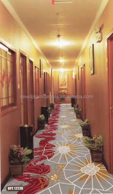 Le tapis d'hôtel à l'épreuve du feu d'Axminster, à 80% de laine et 20% de nylon.