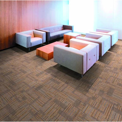 Carreaux de moquette faciles à installer pour la maison