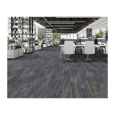 Carreaux de tapis antidérapants 50x50 Choix professionnel pour les planchers modulaires de bureau