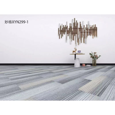 Carreaux de tapis antidérapants 50x50 Choix professionnel pour les planchers modulaires de bureau