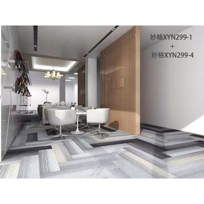 Carreaux de tapis modulaires de bureau 50x50 avec un design luxueux et des caractéristiques amovibles