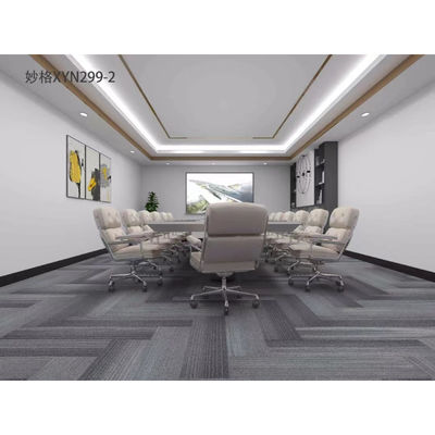 Carreaux de tapis modulaires de bureau 50x50 avec un design luxueux et des caractéristiques amovibles