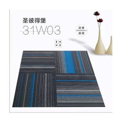 Poids total 700-750g Luxe 100% Pp Carpet Carreaux pour la maison 50x50cm carrés