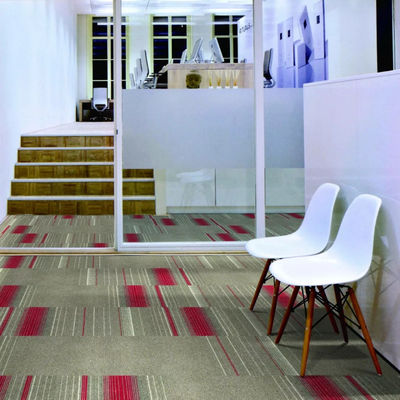 Poids de la pile 350-850g/m2 Tapis de carrelage commercial fait à la main pour les bureaux 50x50