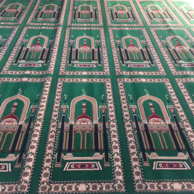 Tapis de mosquée doux couvrant le sol de mur en mur dans de nombreuses couleurs et un design PET FRIENDLY