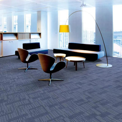 Commercial Office modulaire PE carpet de soutien carreaux 50x50 avec puzzle de motif carré