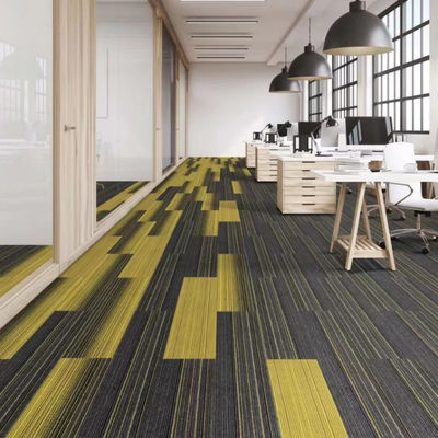 OEM Lavées en PVC en fibre de verre carreaux de support pour les bureaux commerciaux modulaires 50x50