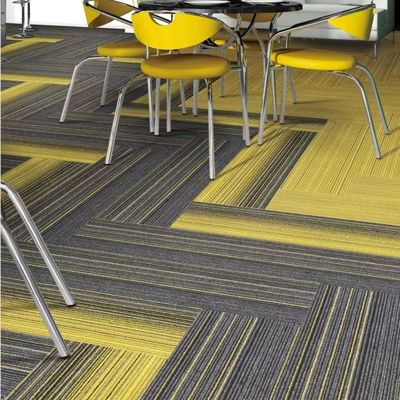 OEM Lavées en PVC en fibre de verre carreaux de support pour les bureaux commerciaux modulaires 50x50