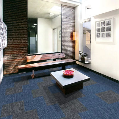 Moderne style 100% Pp carpet de bureau carreaux en 50x50cm carrés de OEM tapis commerciaux