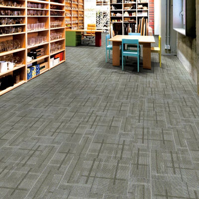 50x50 Carreaux de tapis modulaires amovibles de bureau 3 kg/m2 Rectangle pour espaces professionnels
