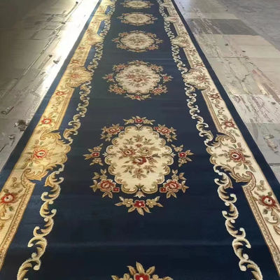 Couleur musulmane personnalisée Paroi à paroi Rouleau de tapis de prière pour la mosquée Doux et durable