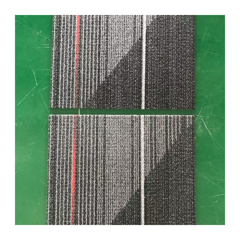 Carreaux de tapis en nylon reversibles carrés pour une installation facile dans les bureaux et les salles de réunion