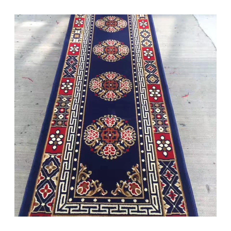Ruloir de moquette de conception de mosquée avec poids de laine de 1200 g / m2 et largeur de 4 m dans la mosquée du Pakistan