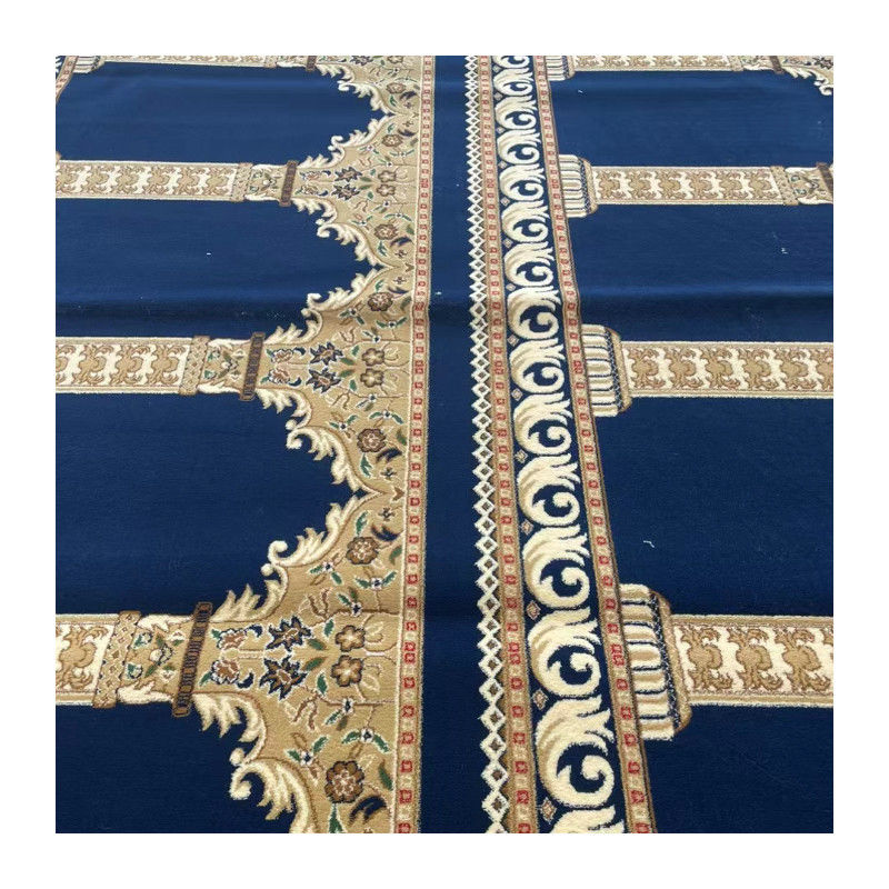 Tapis de mosquée doux couvrant le sol de mur en mur dans de nombreuses couleurs et un design PET FRIENDLY